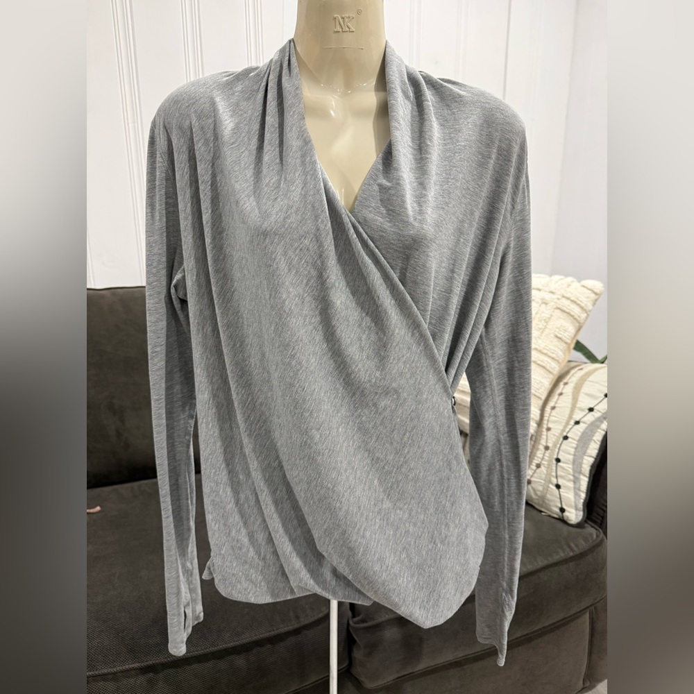 Lululemon Heathered  Gray Wrap size 6